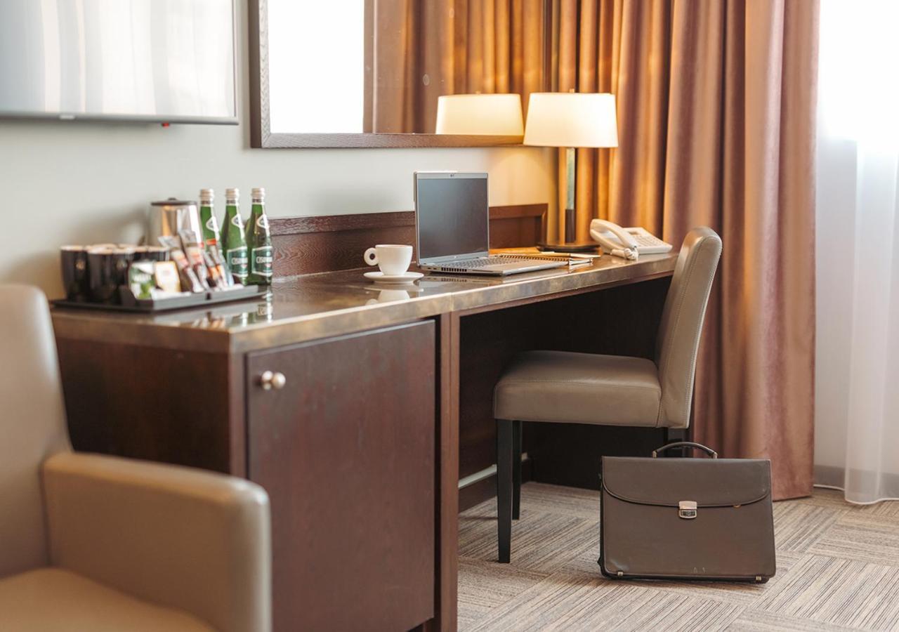 Europeum Hotel Вроцлав Экстерьер фото